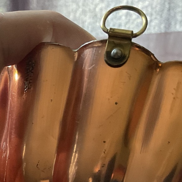 Vintage two copper jello molds- 3 1/2 cups and 2 cups- very decorative - used - Picture 11 of 11